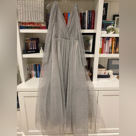 Monique Lhuillier Dresses & Skirts - Monique Lhuillier NWT gown